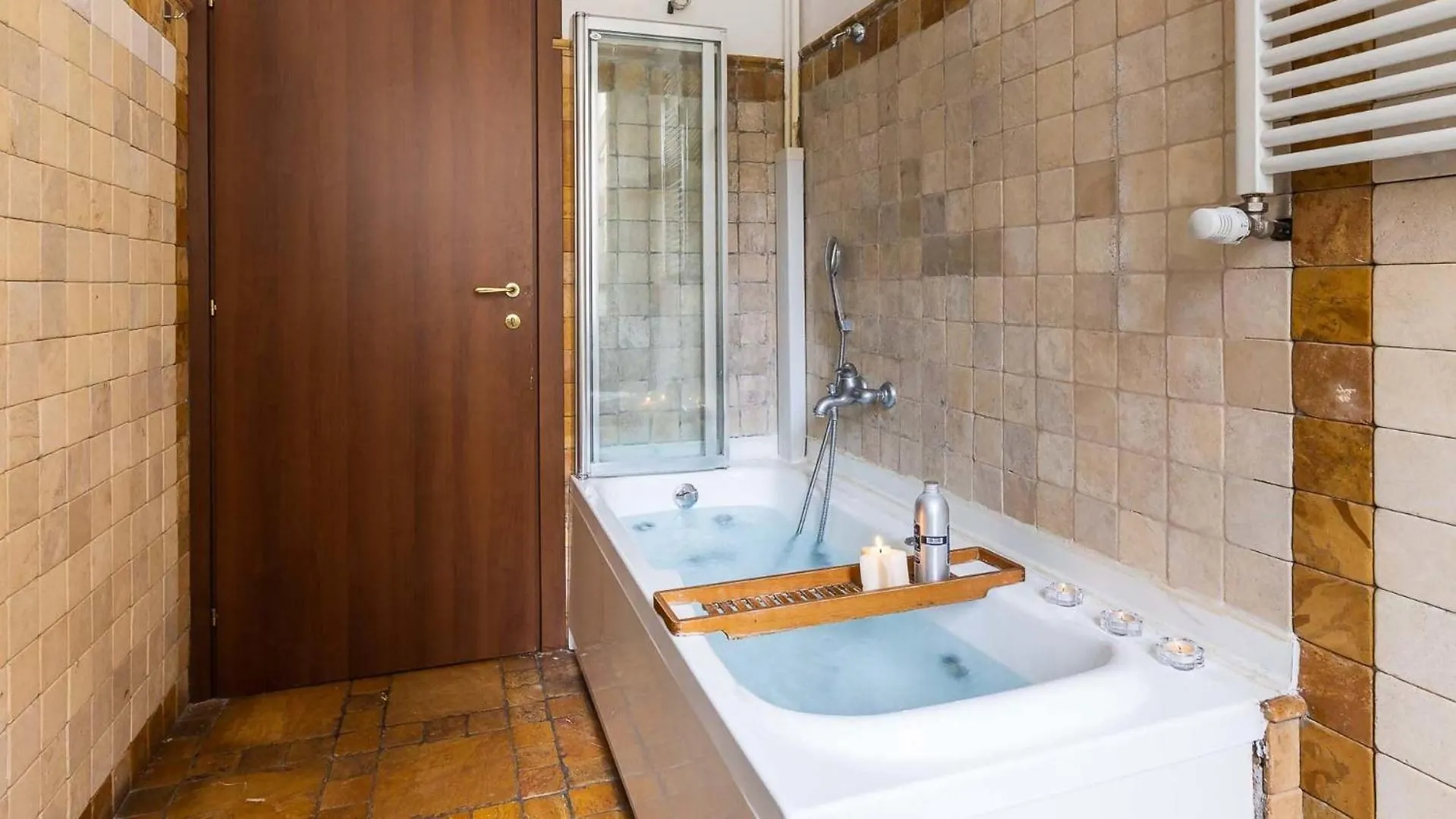 Apartment Navigliieo Elegante Appartamento Idromassaggio Milan