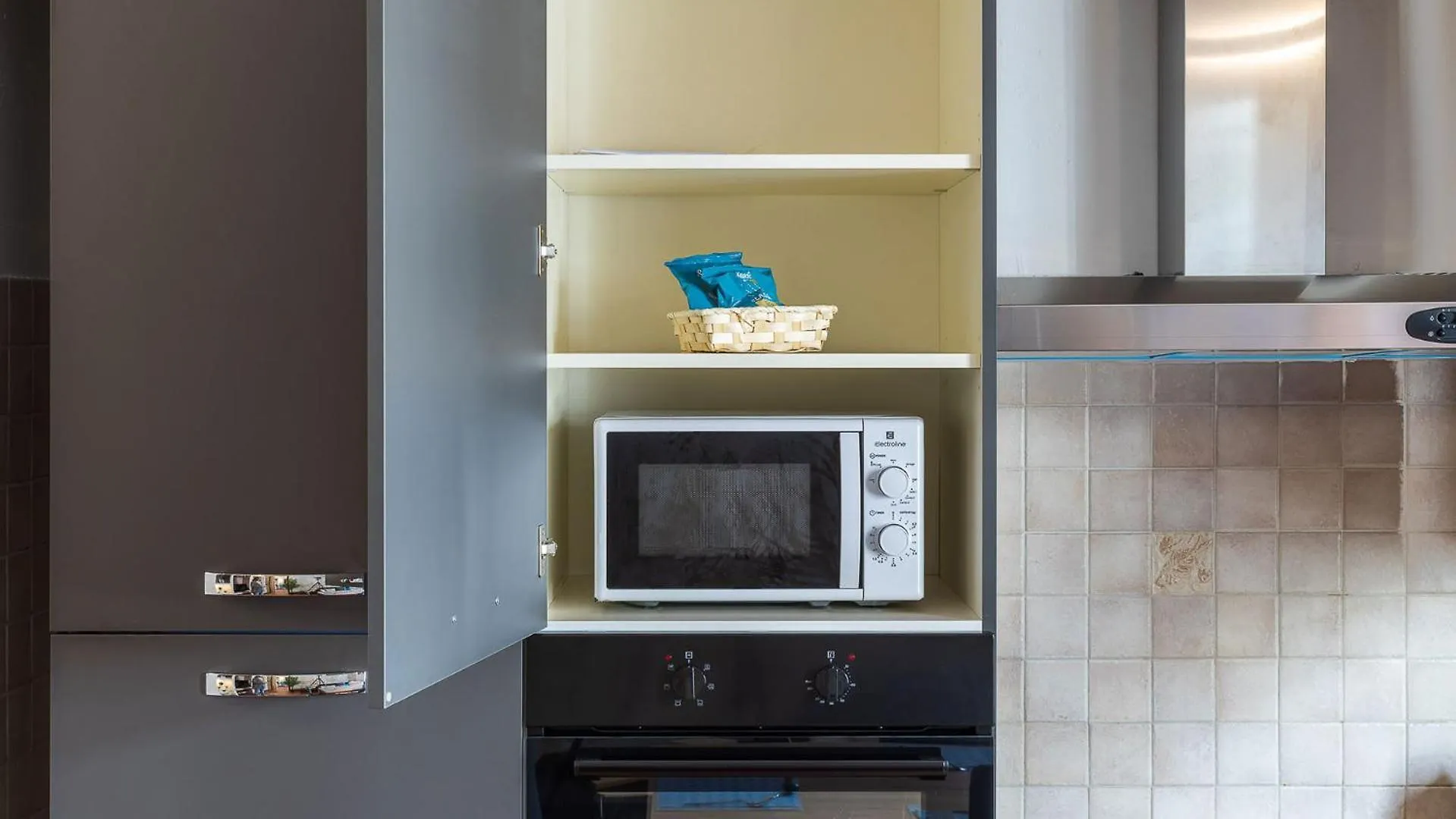 Apartment Navigliieo Elegante Appartamento Idromassaggio Milan